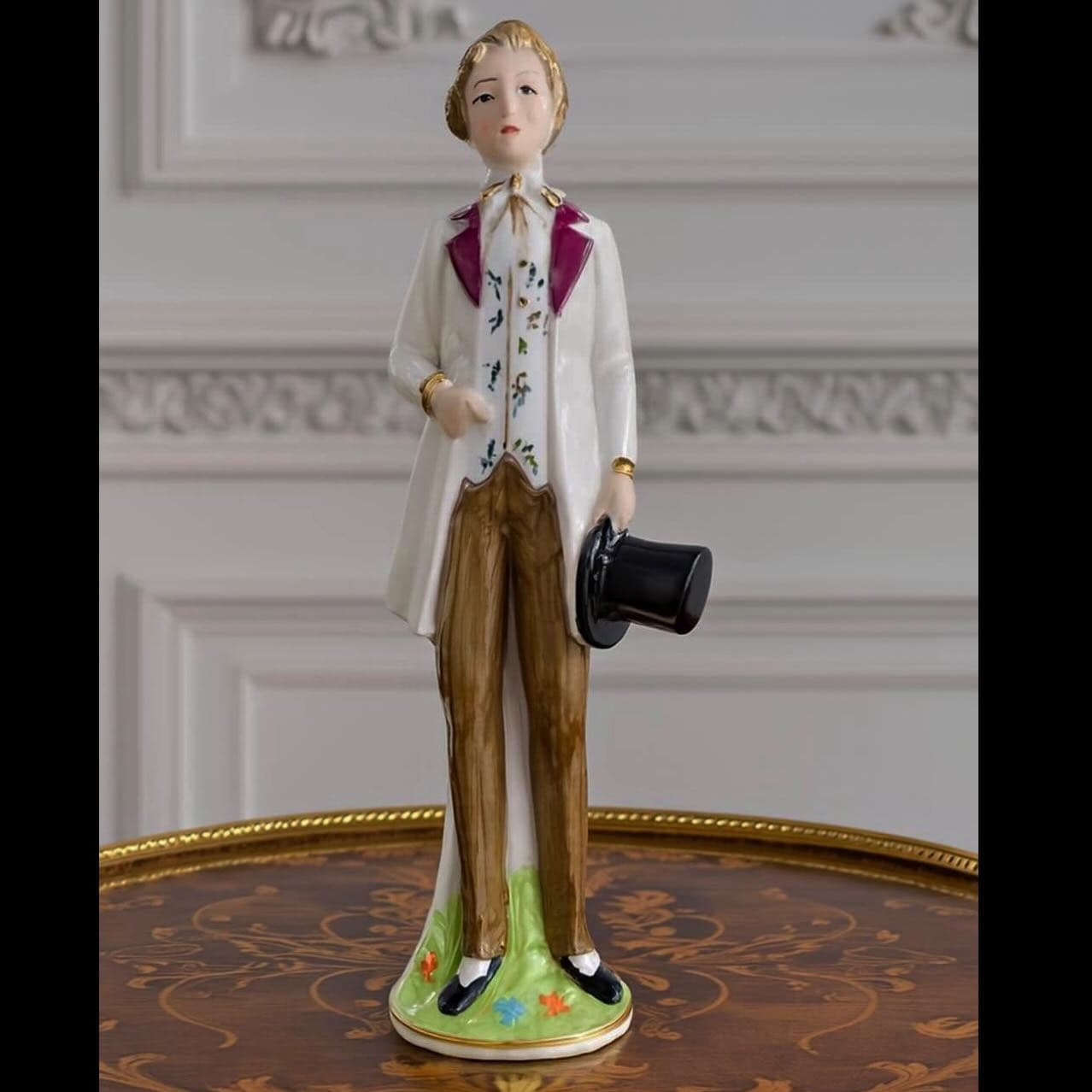 Meissen gentleman figurine